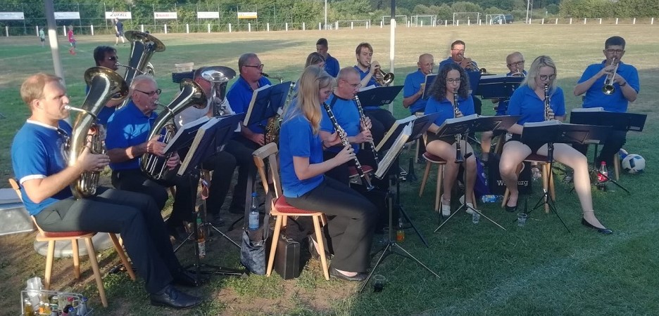 Dammersbacher Blaskapelle spielt beim Sportfest